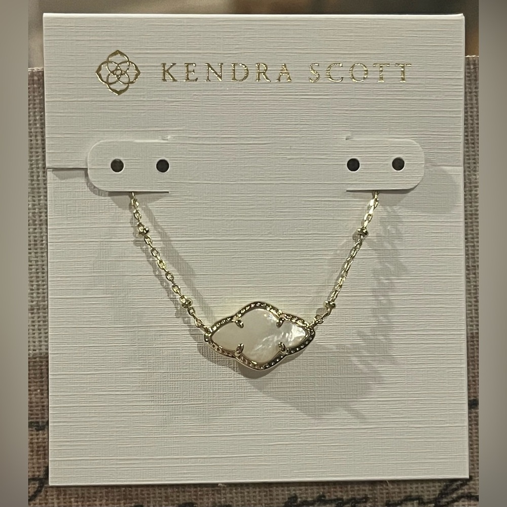 Kendra Scott Gold Necklace with Abbie Pendant new
